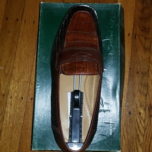 Shoes - Picture 5 of 6
